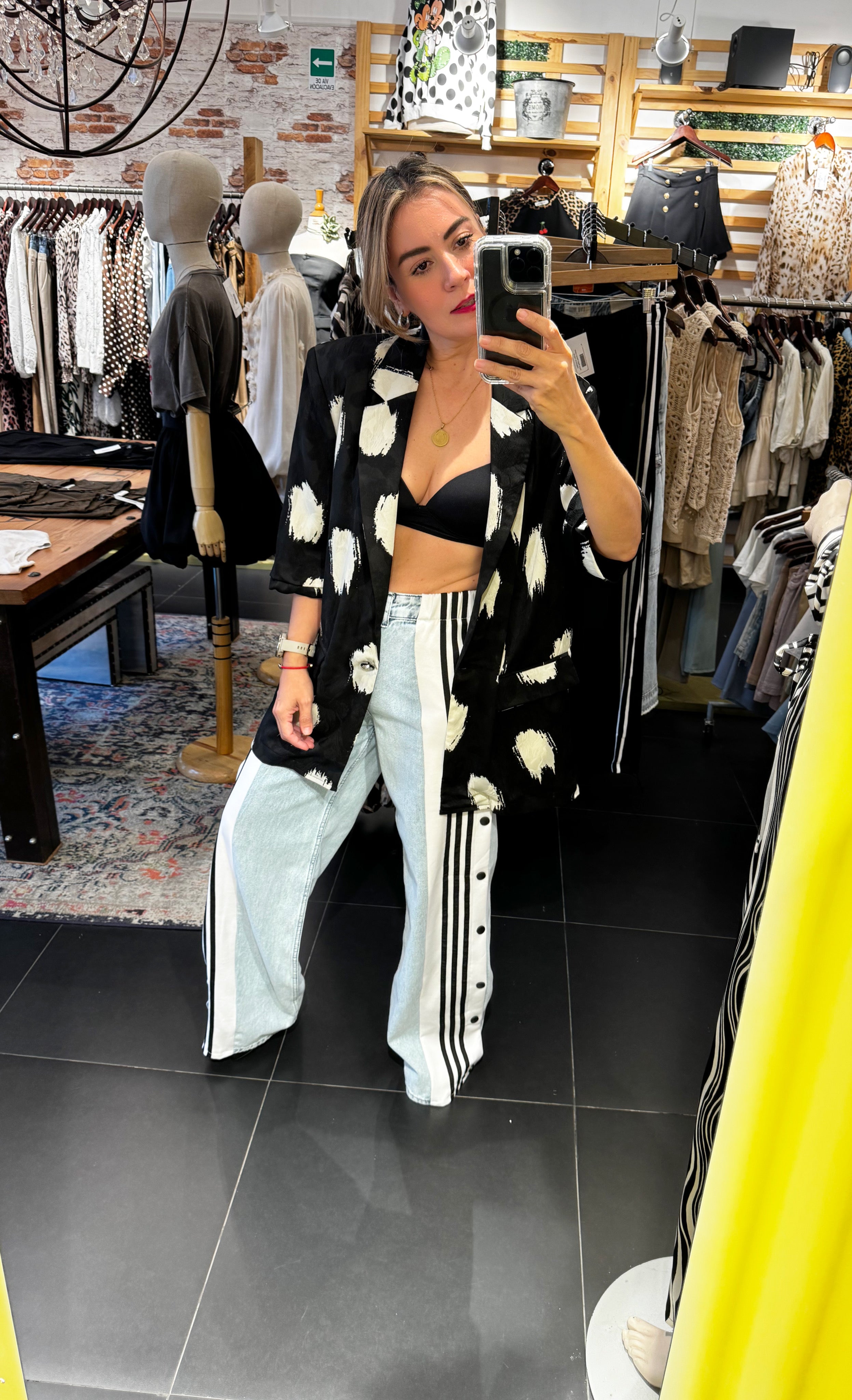 Blazer Blanco Negro Manchas