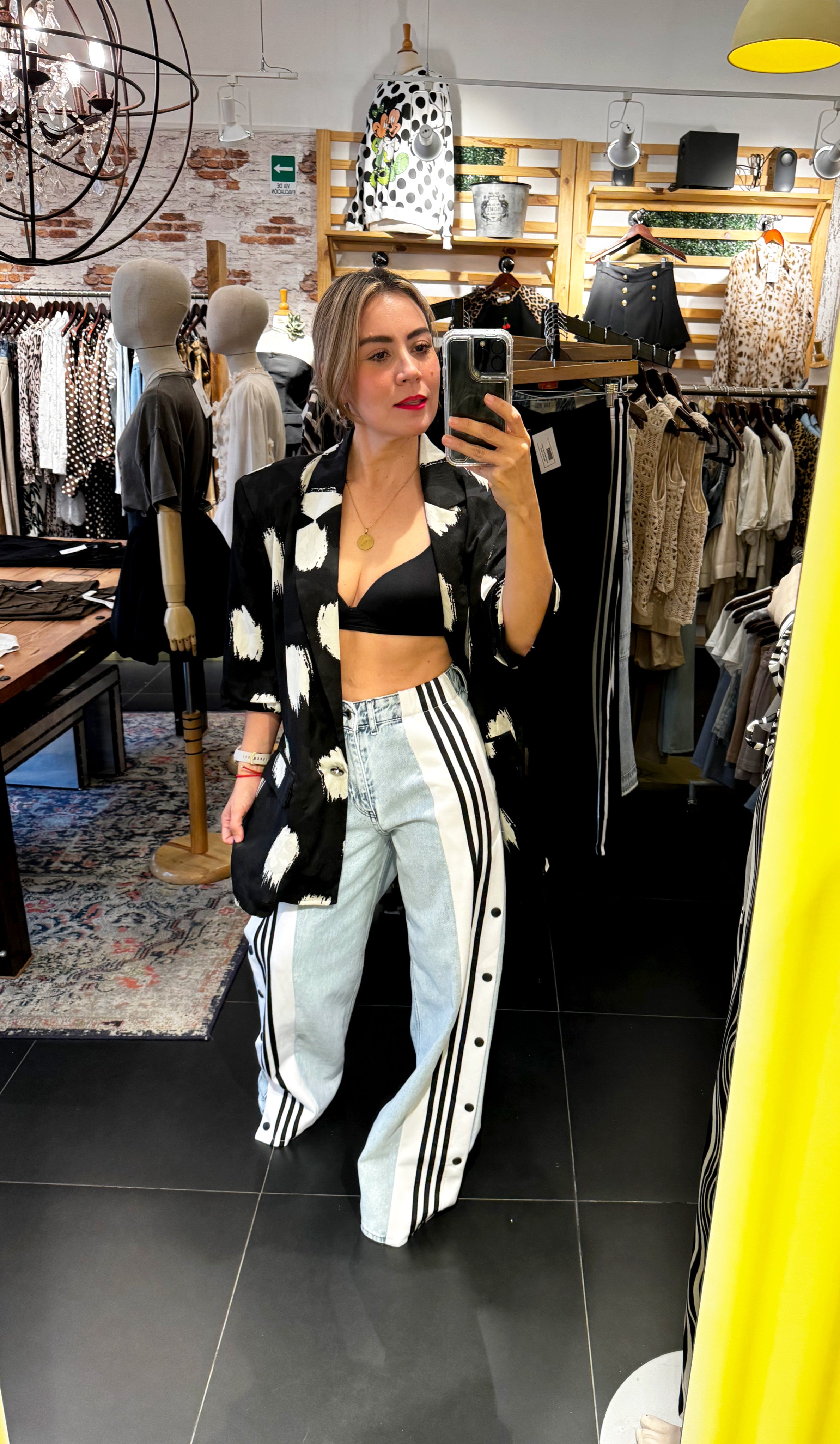 Blazer Blanco Negro Manchas