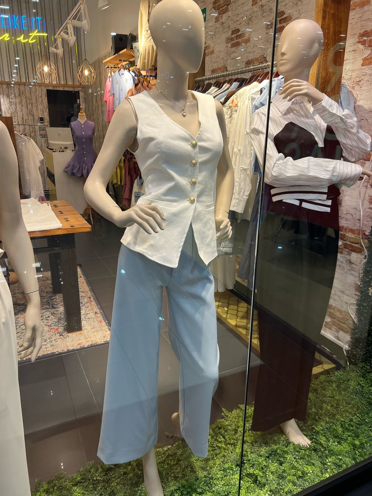Pantalón Azul Amplio