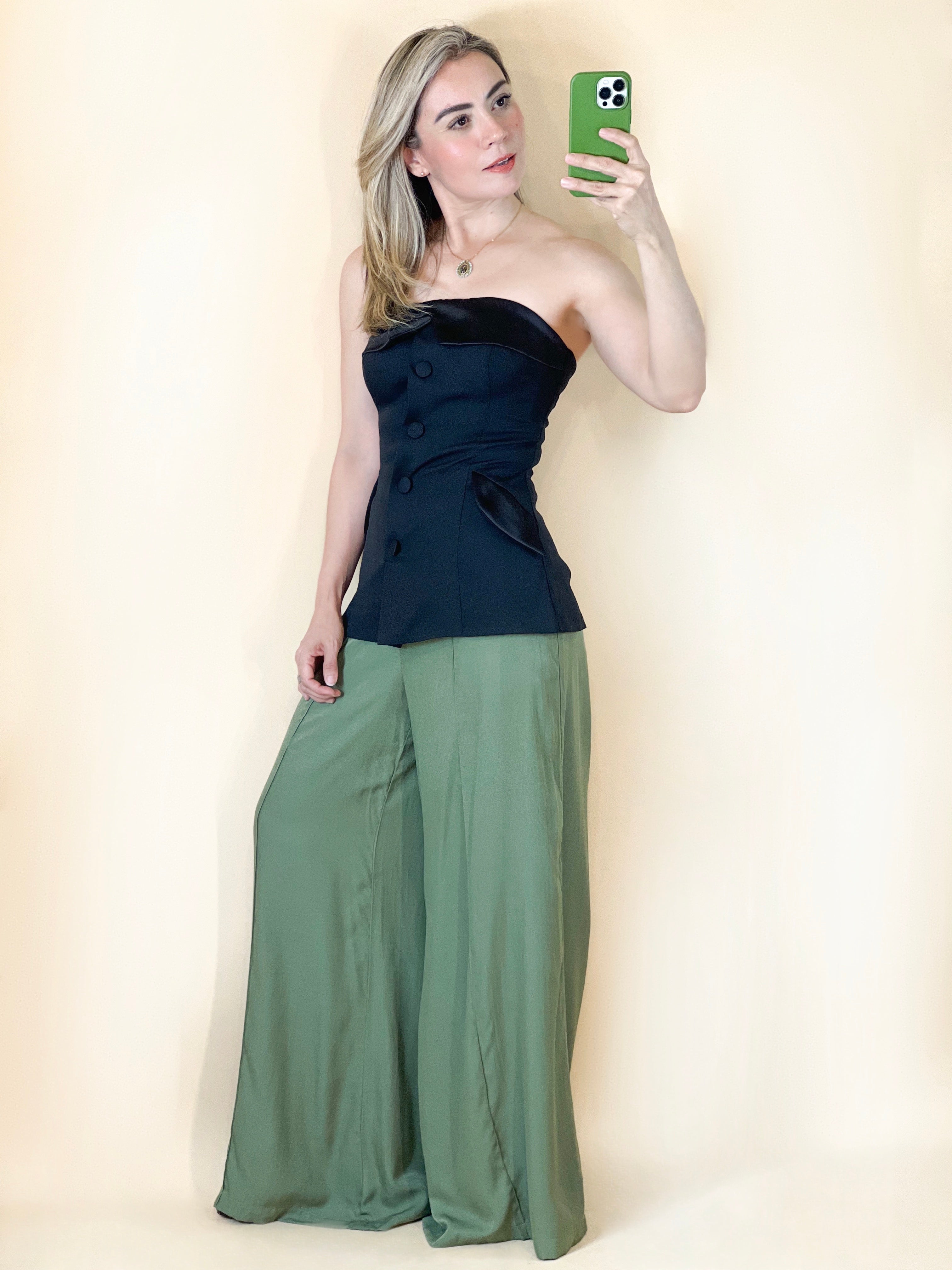 Blusa Larga Strapless Negra