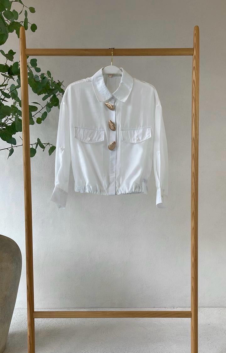 Blusa bomber blanca broches