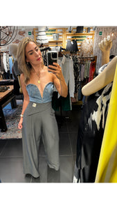 Pantalón Amplio Gris Botón