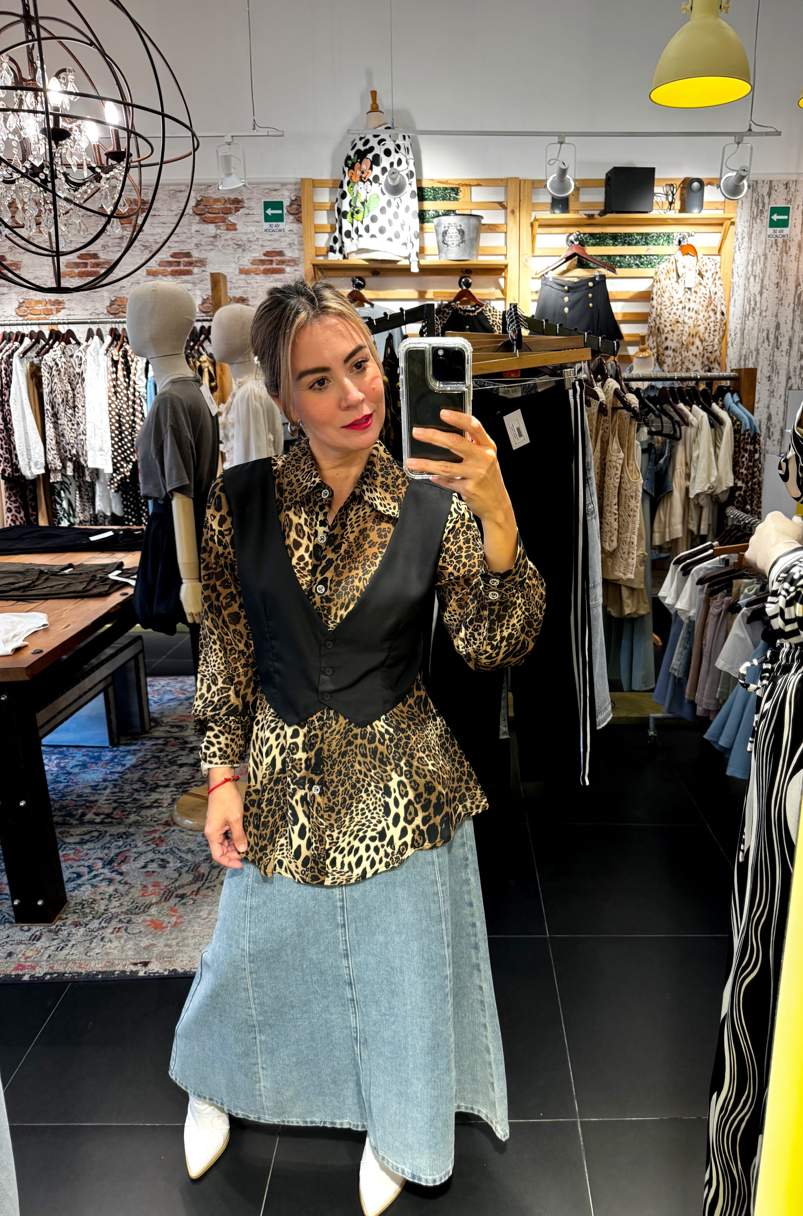 Camisa Animal con Chaleco