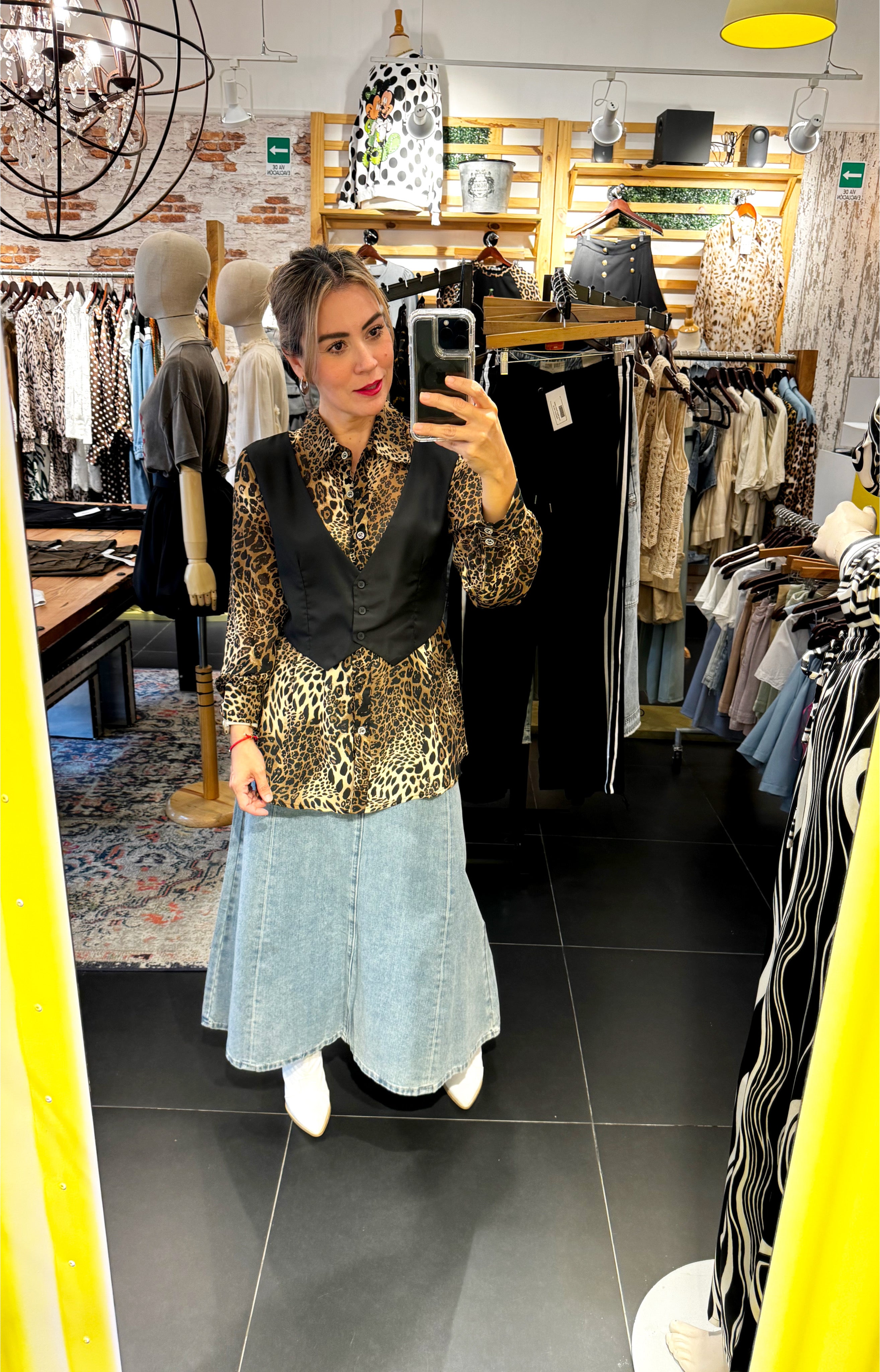 Camisa Animal con Chaleco